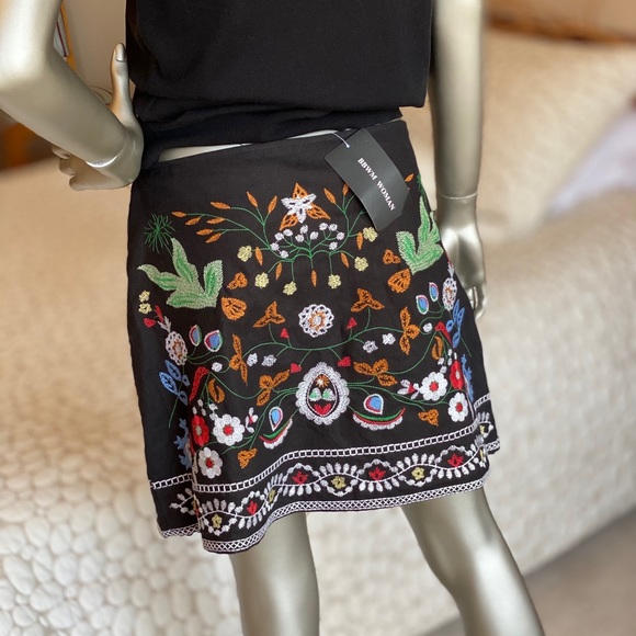 Boho Printed Mini Skirt With Colorful Embroidery - Picture 3 of 9